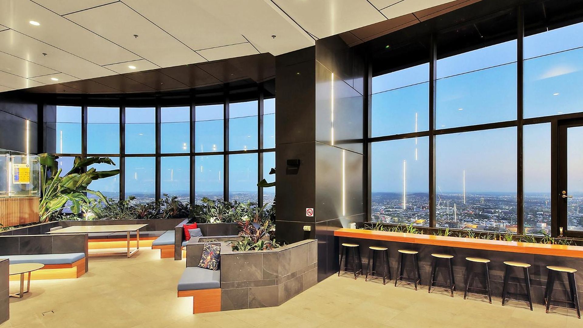 The Gatsby Escape Skytower Luxury Living At Level 71 * Brisbane