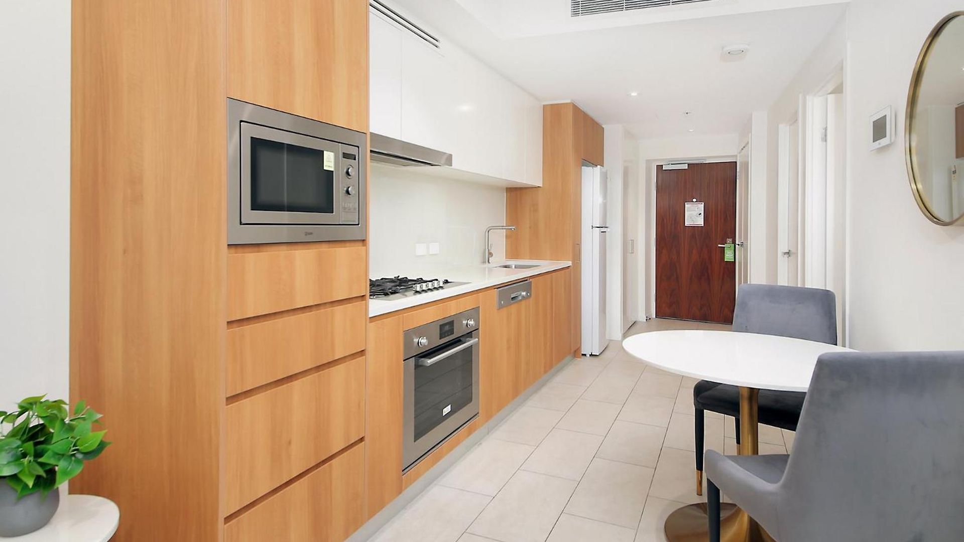 The Gatsby Escape Skytower Luxury Living At Level 71 Apartment