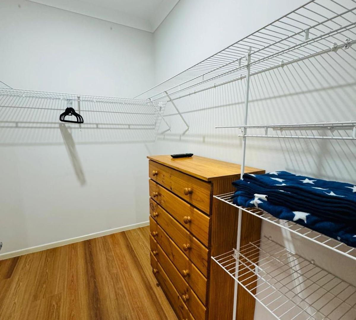 Homestay 16a Serene Ensuite In Coopers Plains
