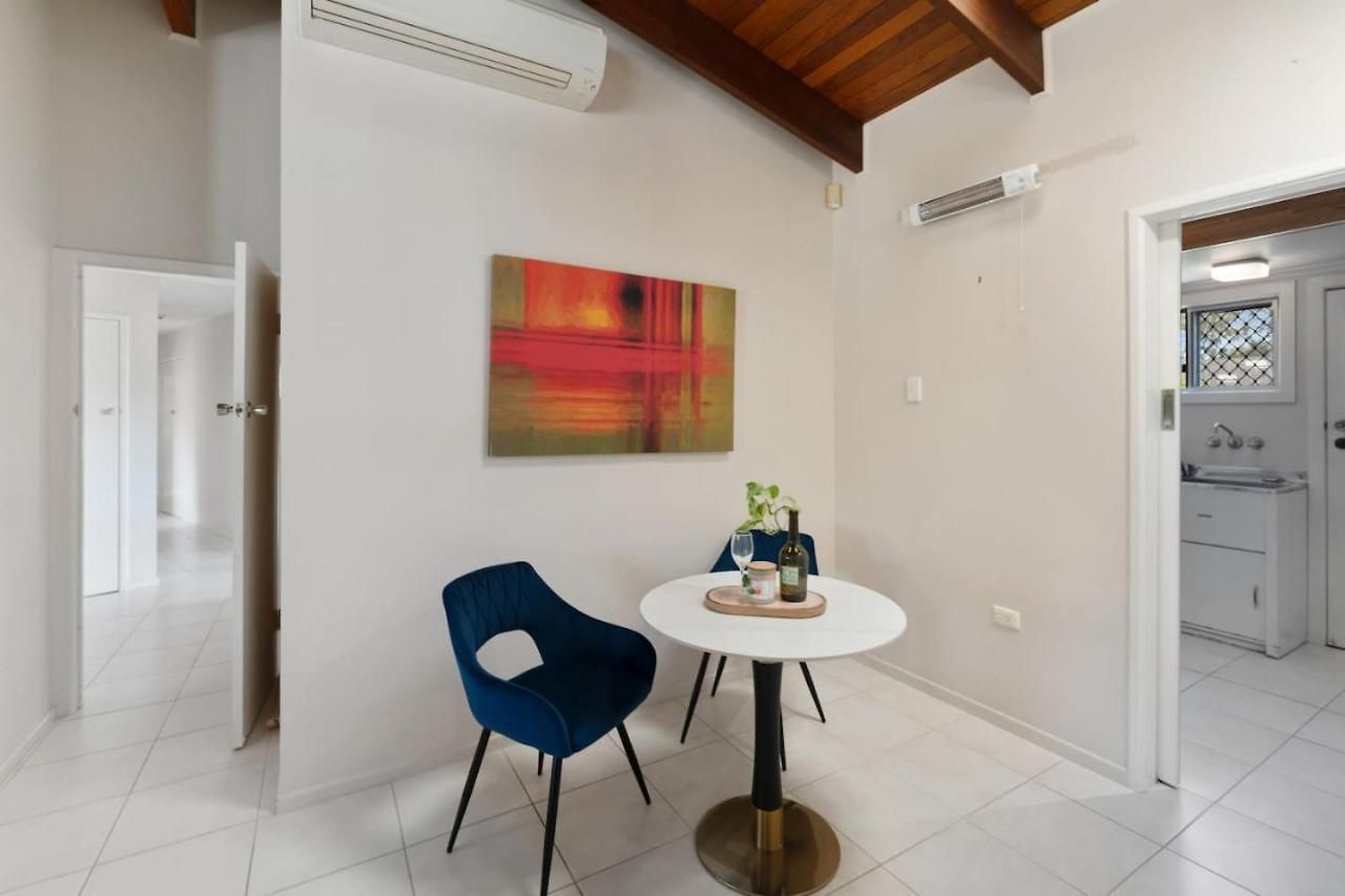 Holiday home Charming 4br House With Parking Near Sunnybank