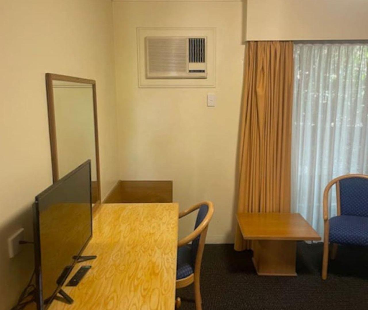 Hotel Quiet Unit In Leafy By Custom Hosting Brisbane