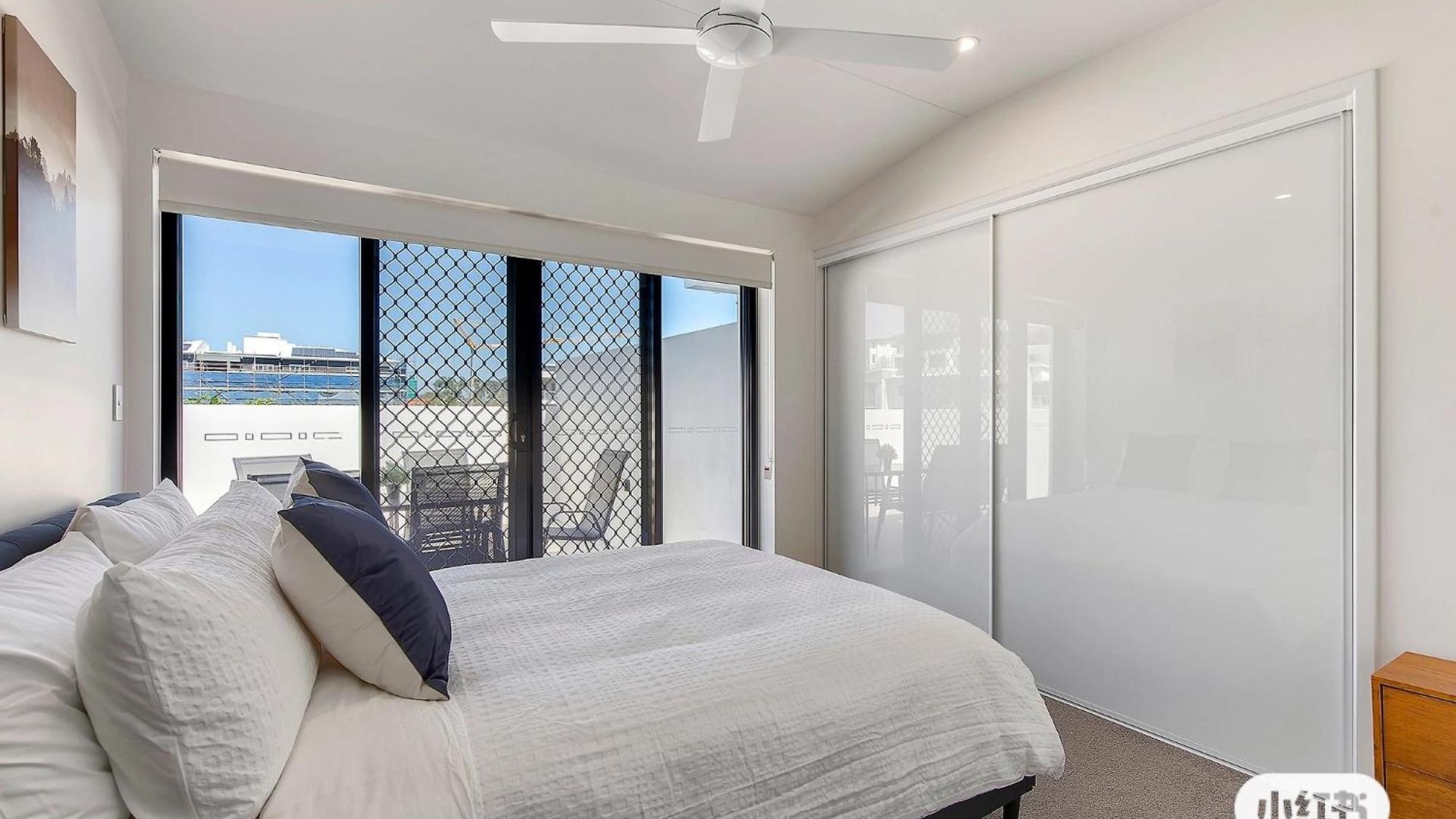 3br Floor With Parking, Ev Friendly & Views South * Brisbane