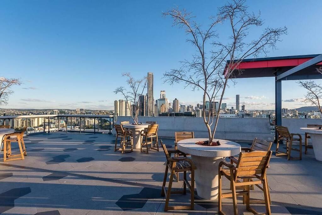 Apartment Utopia Oasis Exquisite Urban Retreat