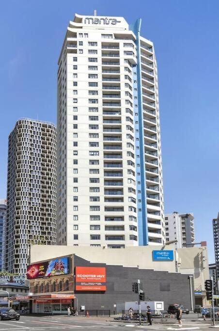 1bed 1bath With Story Bridge And River Views, Parking, And Private Balcony M7 Brisbane