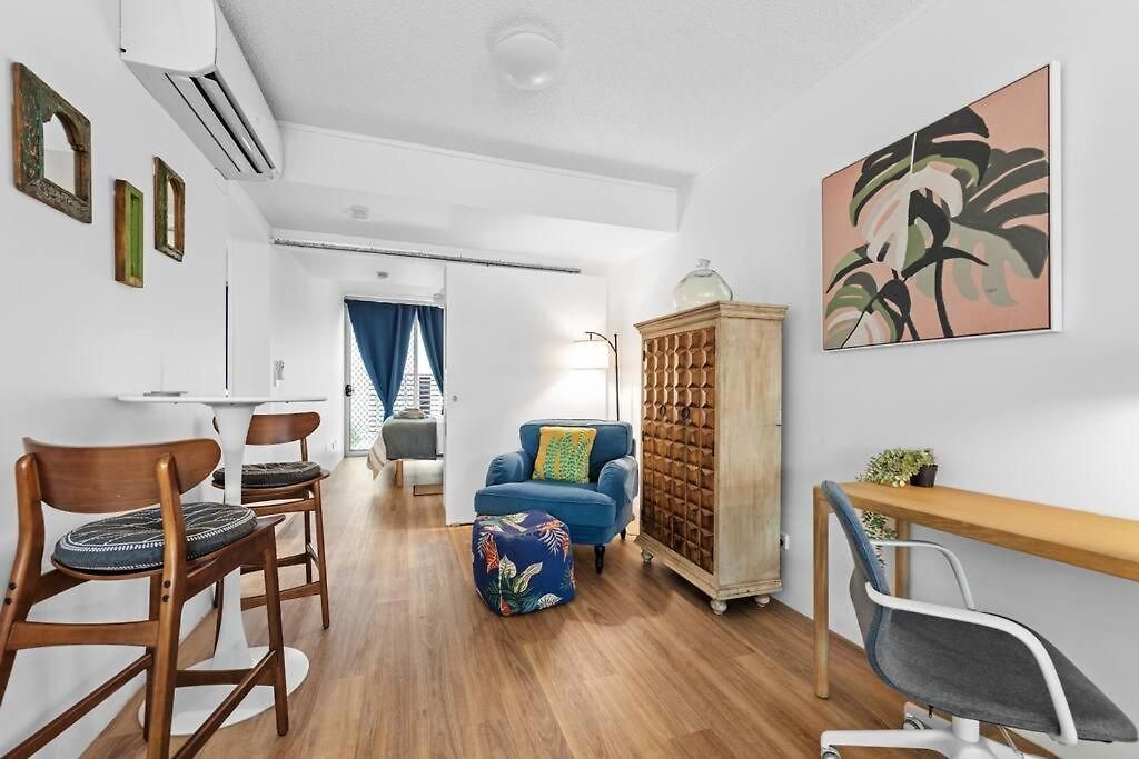 Hustle And Bustle 2bed 1bath 1car Pool Teneriffe Apartment Brisbane