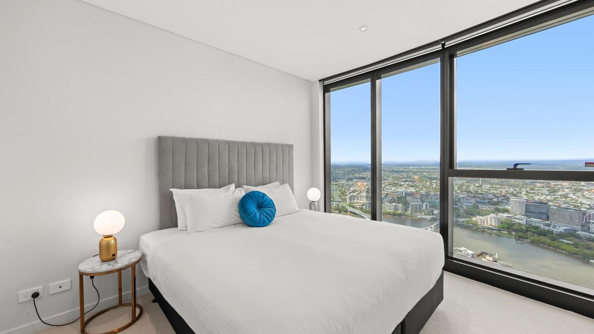 Cllix Skytower Aparthotel 5*