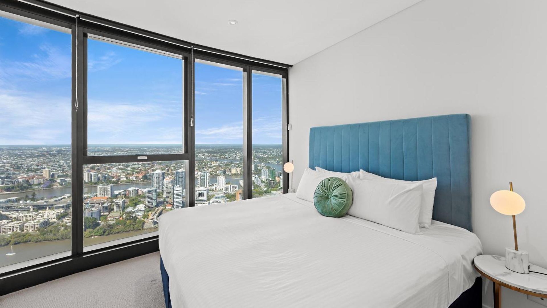 Aparthotel Cllix Skytower 5*