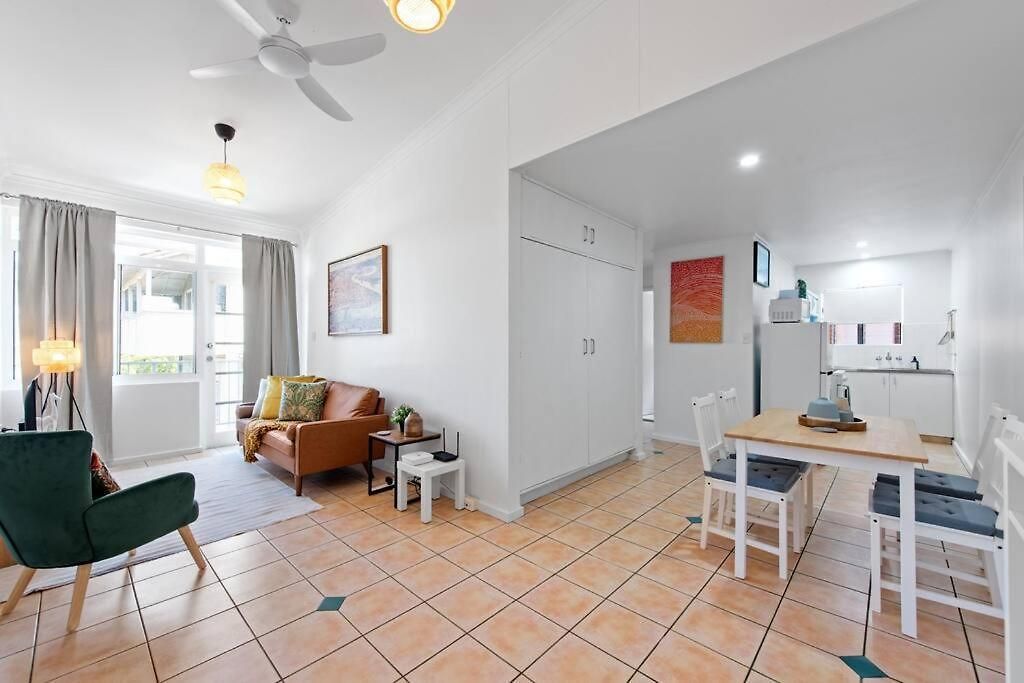 New Farm Nest- 2bed 1bath Balcony Apartment *