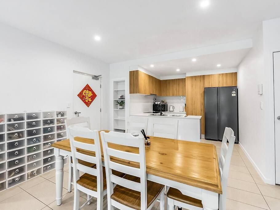 Modern Comfort Near Westfield