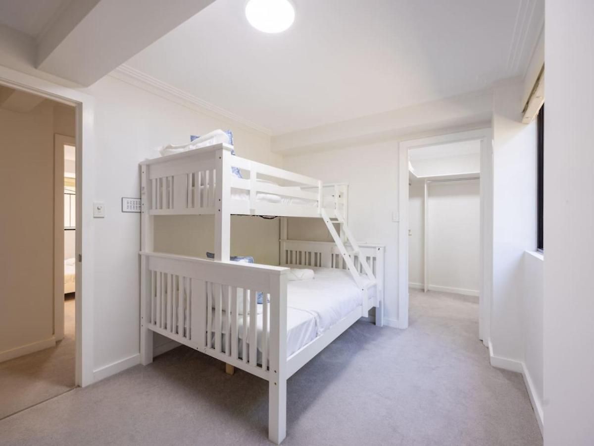 Holiday home Stunning View 5br With Balcony Near Malls Uni And Cbd *