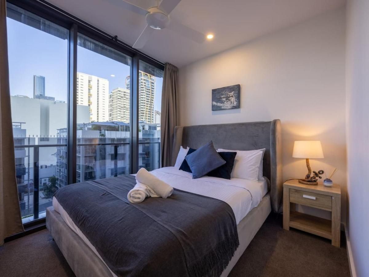 Apartment Cbd 3b2b Near Everything With Parking And Balcony