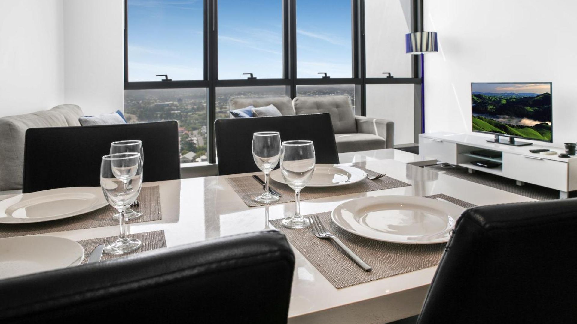 Cosy 1-bed With 41st Floor Views Pool & Gym Brisbane