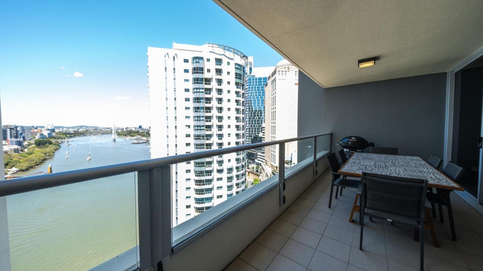 Apartment Luxury Riverfront Brisbane