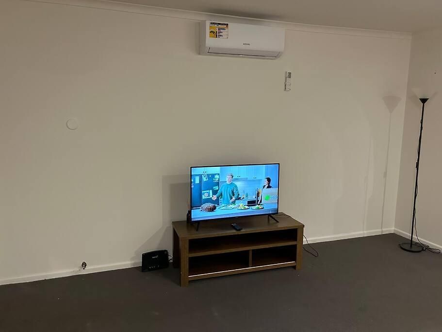 Family 3-bedroom Everton Hills Apartment *