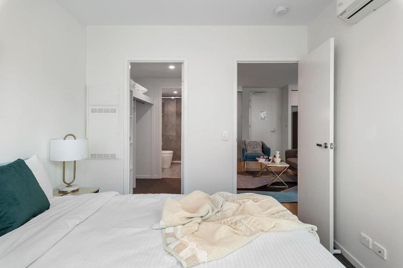 2bd In * Brisbane