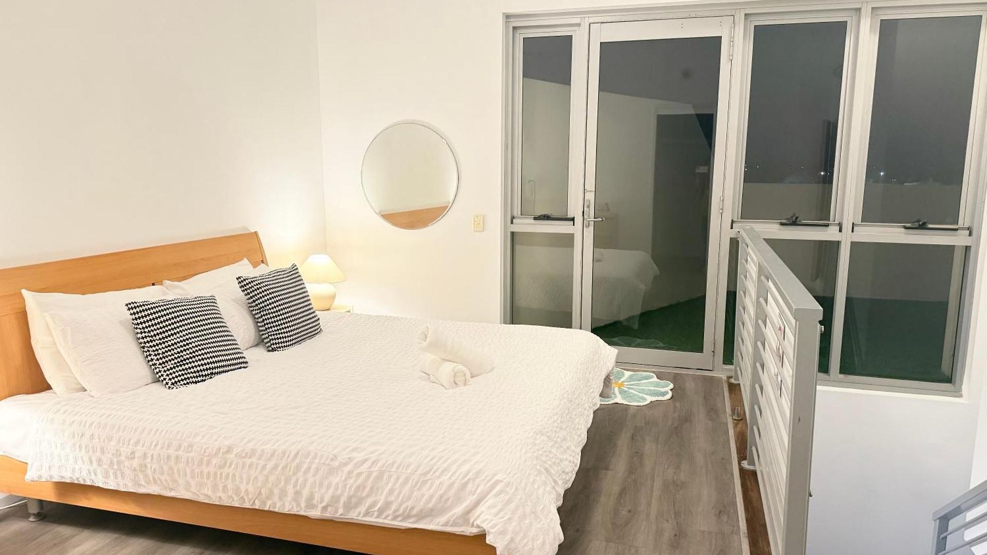 Spacious Newly Renovated 3-bedroom Opposite Westfield Chermside Apartment Brisbane