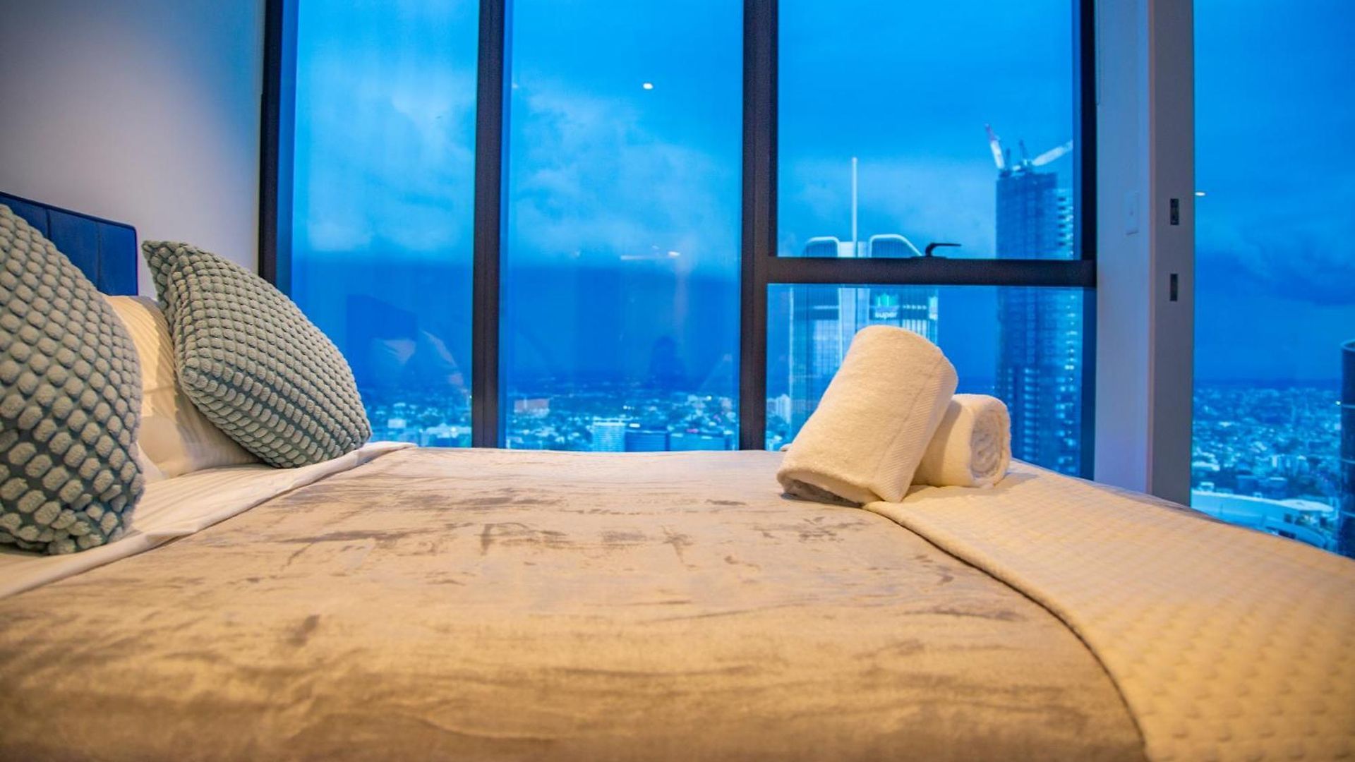 Imagine 4 Bedroom Apartment *