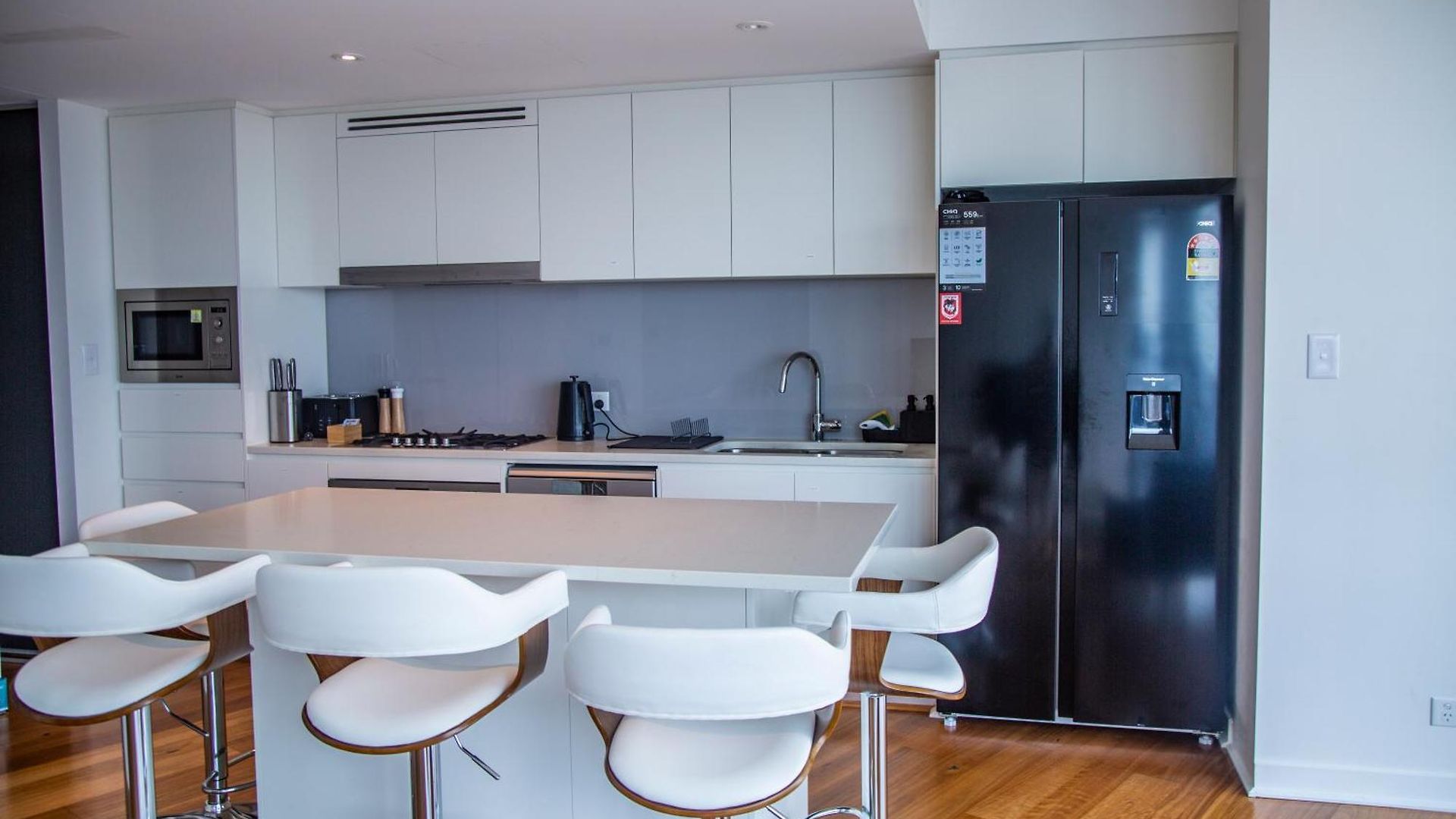 Imagine 4 Bedroom Apartment *