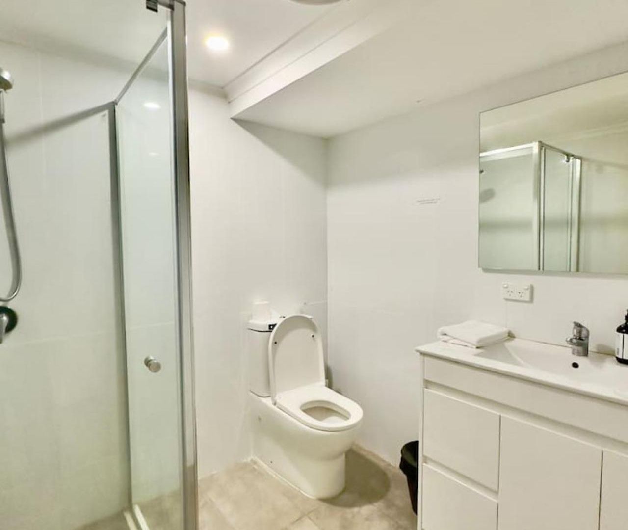 Apartment Prime 1br Near Transport And Retail Brisbane