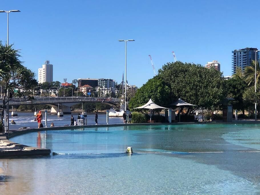 2brm With Beautiful View In A Great Location Free Parking Apartment Brisbane