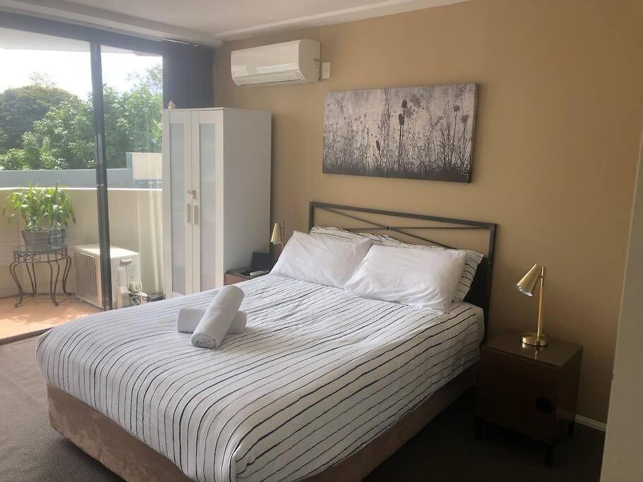 2brm With Beautiful View In A Great Location Free Parking