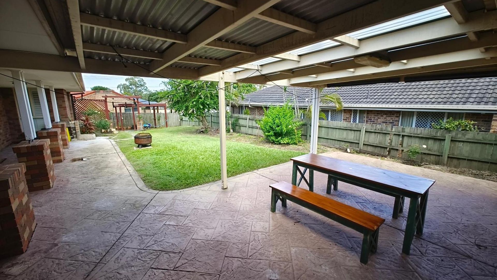 Luxury 3 Bedroom House Near Emp 3*