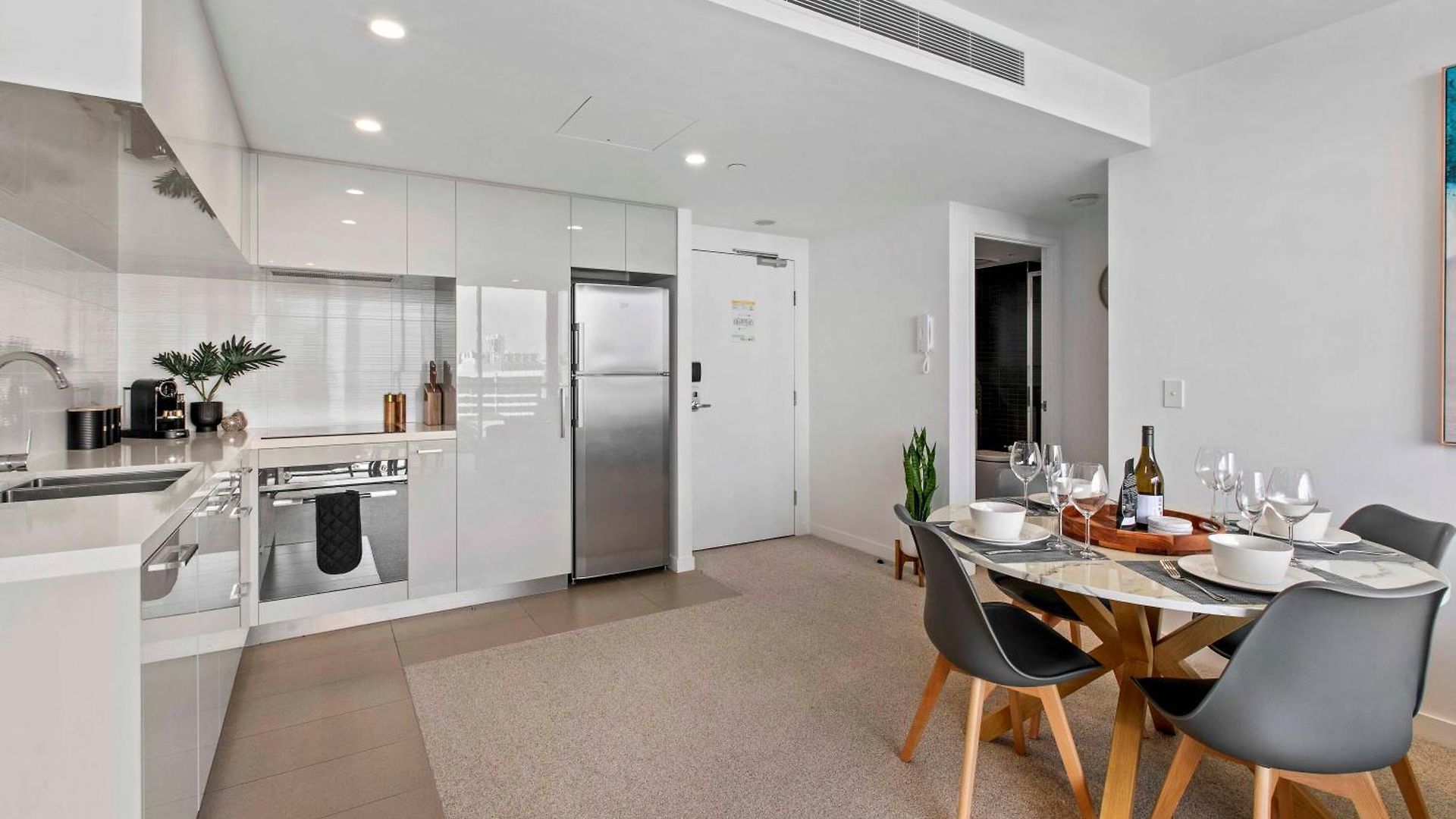 2bedroom Exec Near Suncorp Free Carpark Apartment
