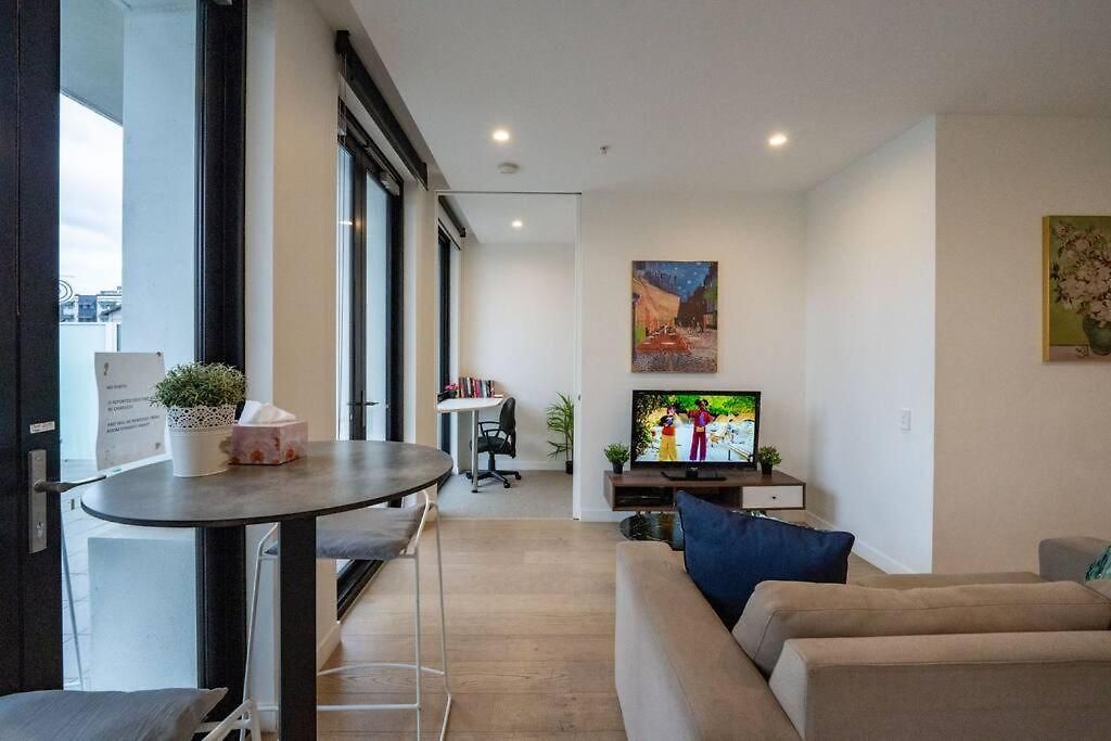 2br - Pool, Gym & Big Balcony M25 * Brisbane