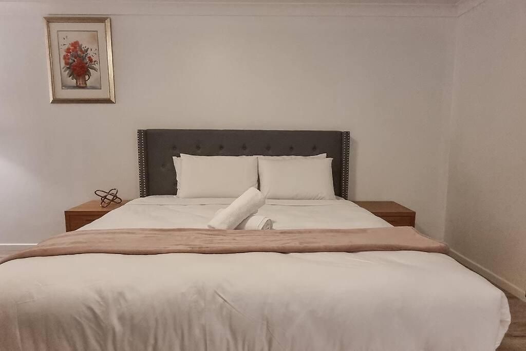 Wishart 1bed 1bath Tiny, Quiet House W Parking M15 Apartment Brisbane