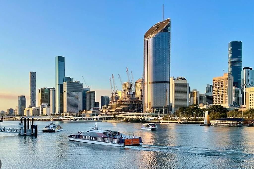 Apartment Wishart 1bed 1bath Tiny, Quiet House W Parking M15 Brisbane