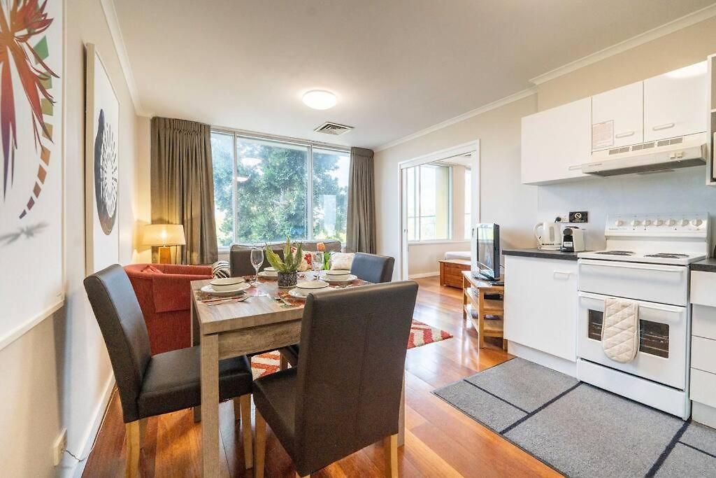 Apartment Quaint Auchenflower 1b1b W Parking Close To Uq M5 Brisbane