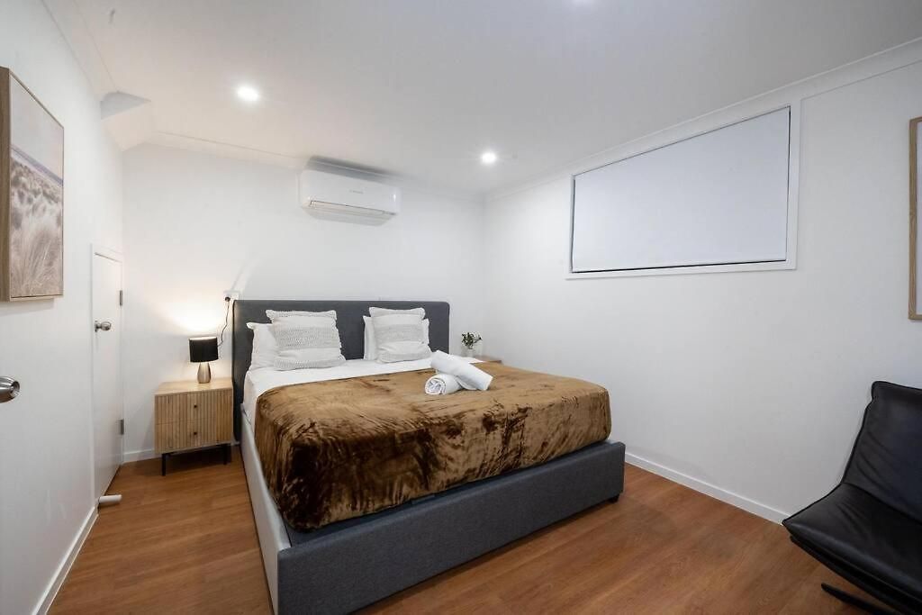 Apartment 2br With Outdoor Deck With Nearby M10