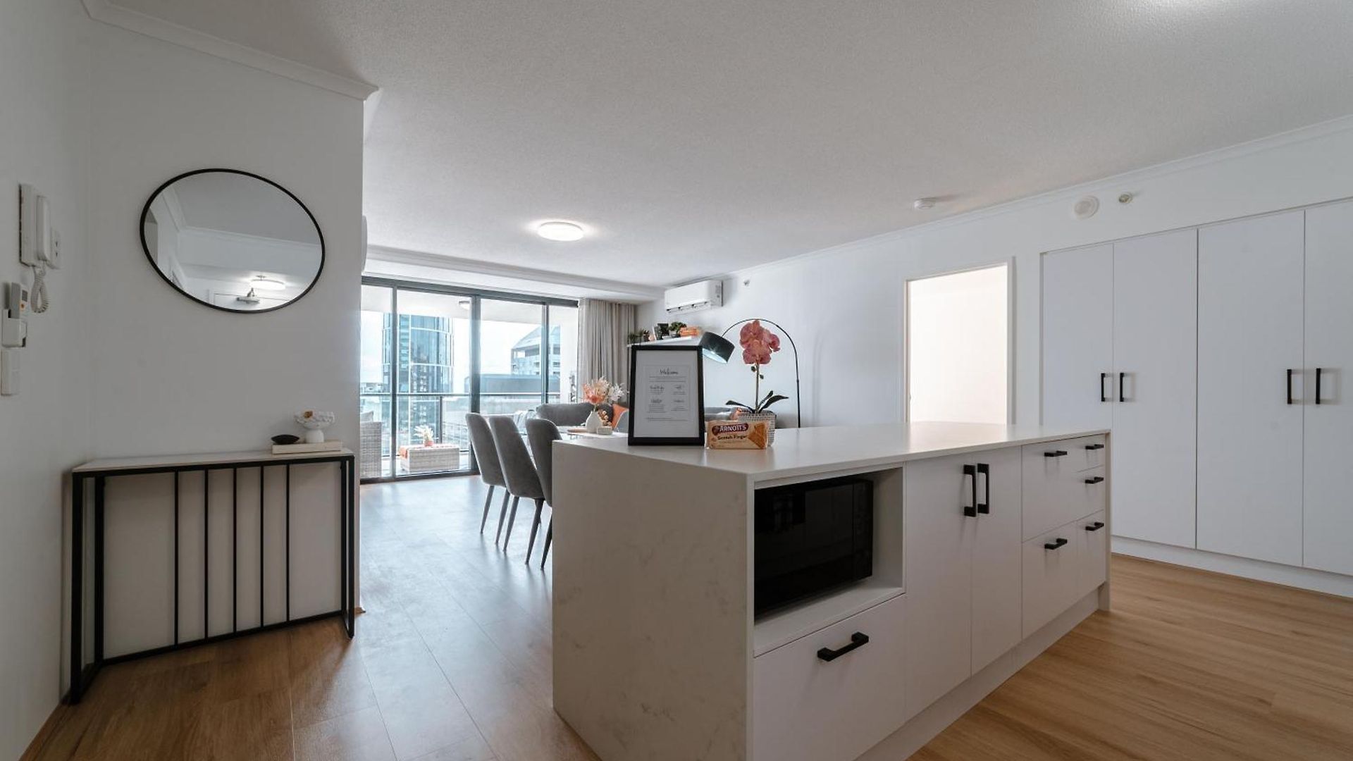 Lux 39th Floor 3br 2bath, River View, Pool, Gym, Wifi
