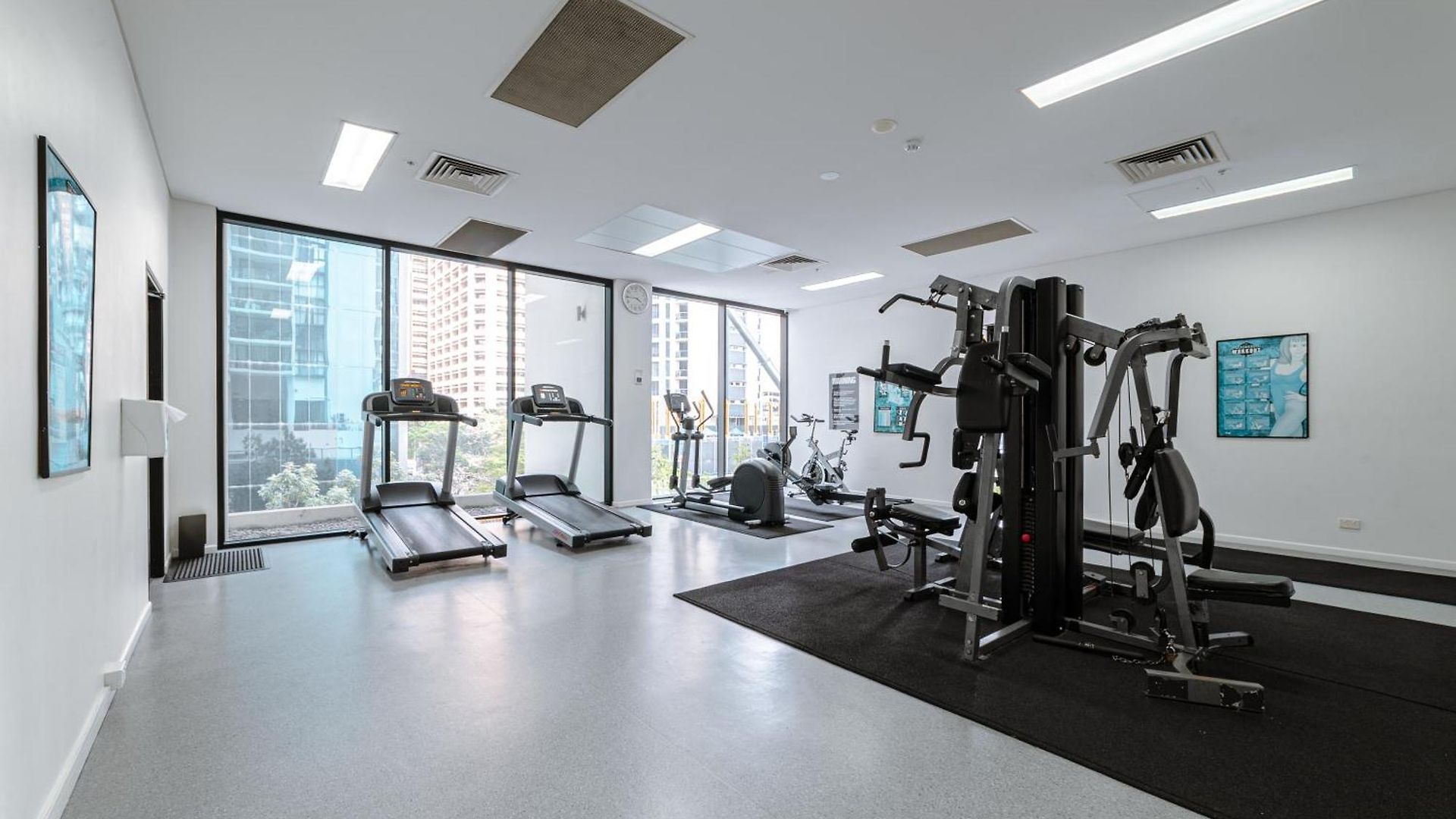Lux 39th Floor 3br 2bath, River View, Pool, Gym, Wifi *
