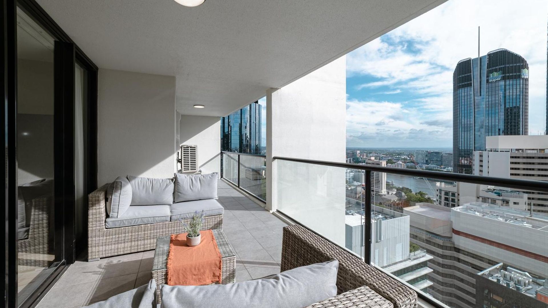 Lux 39th Floor 3br 2bath, River View, Pool, Gym, Wifi Apartment Brisbane