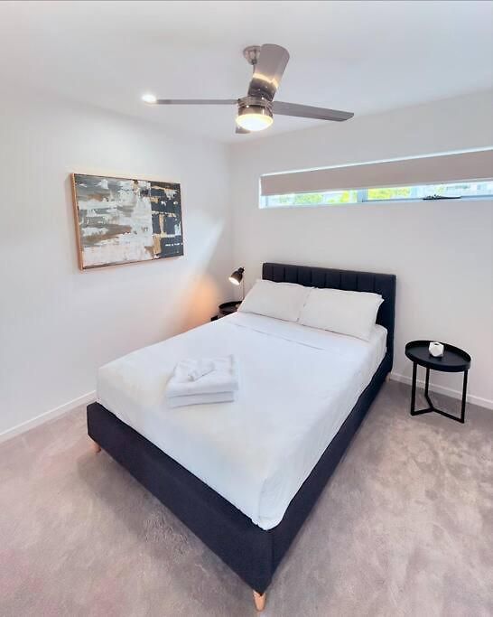 Spacious & Modern Close To & Airport Brisbane