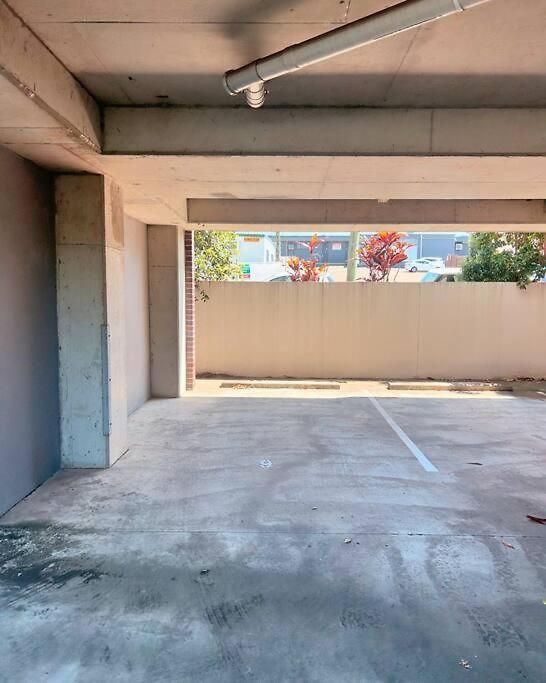 Spacious & Modern Close To & Airport Apartment *
