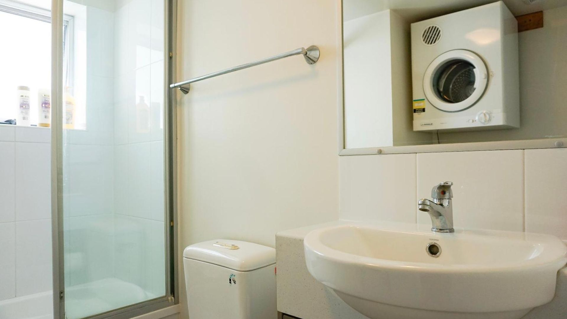 Located In The Heart Of Indooroopilly Apartment *