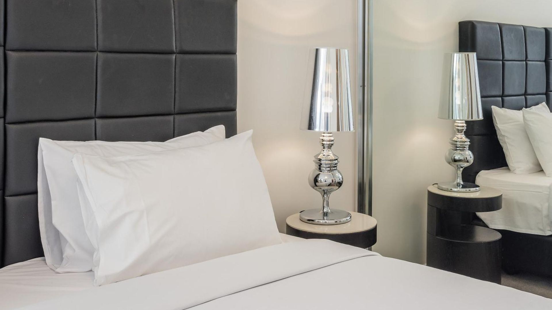 Modern 2 Bedroom With Parking South Brisbane