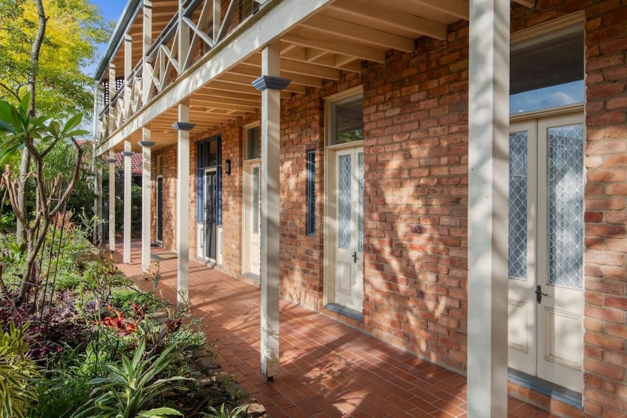 Spacious Affordable 7b3b 2 Living Pool Yard And Mall * Brisbane