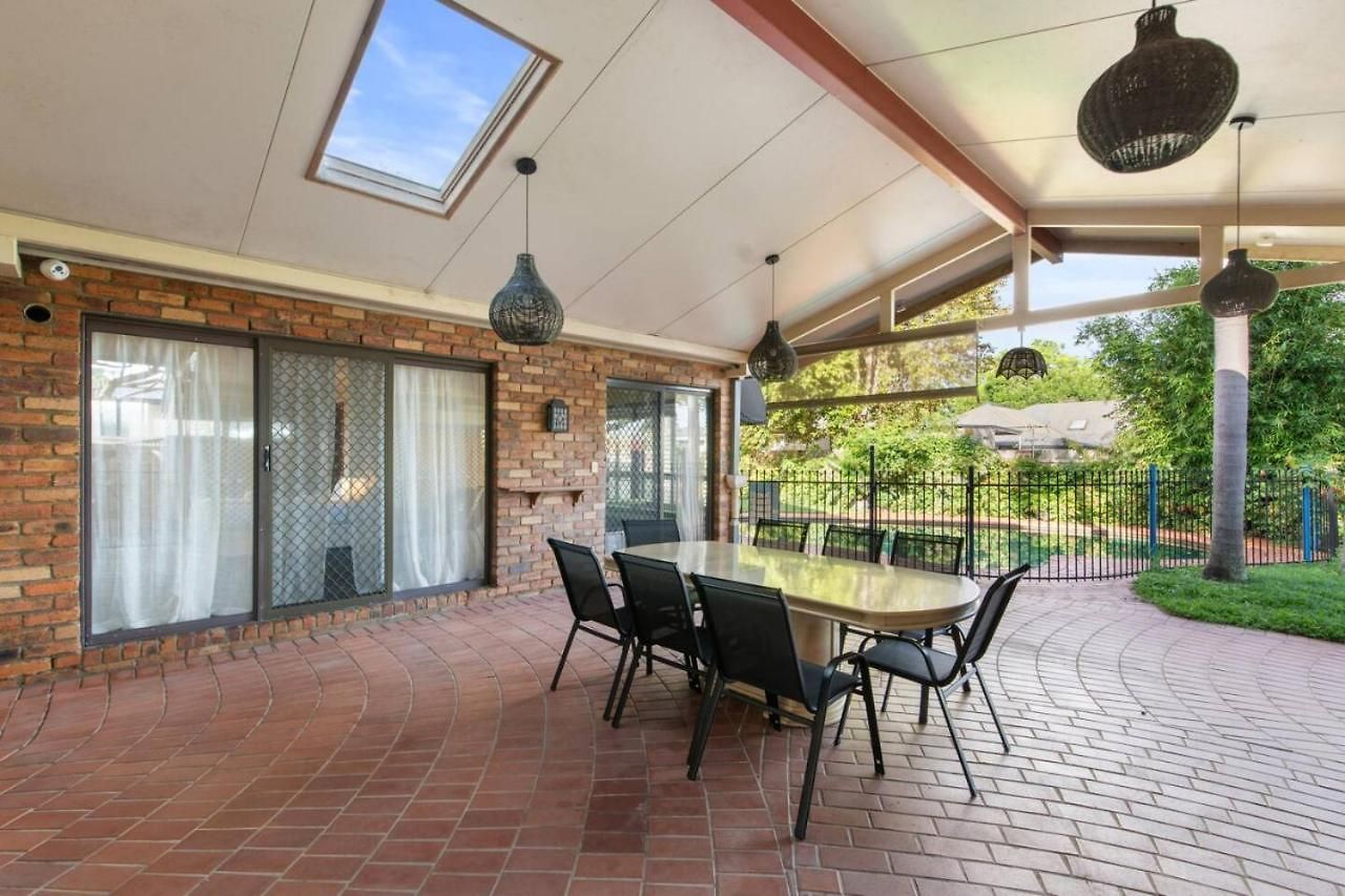 Holiday home Spacious Affordable 7b3b 2 Living Pool Yard And Mall Brisbane