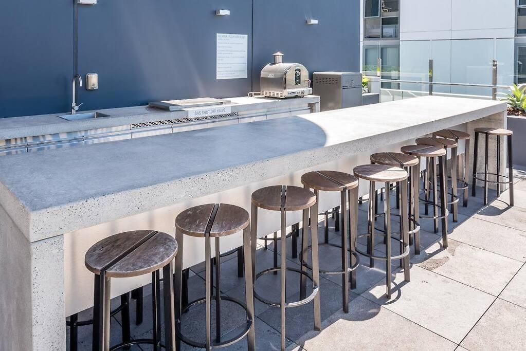 Apartment Modern 2 Bedroom With Parking South