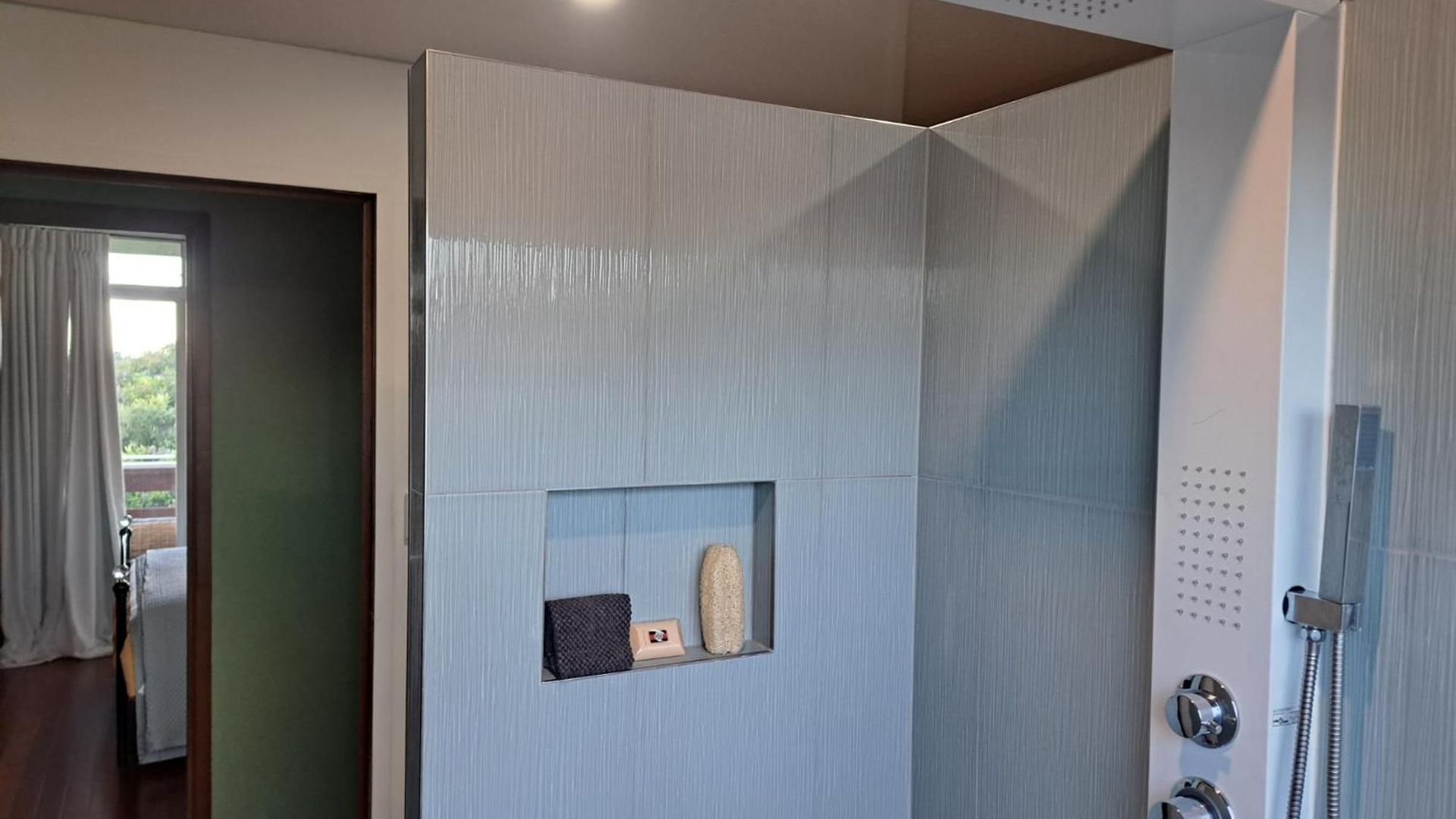 Bed & Breakfast 1960s Pool House - Hosted Brisbane