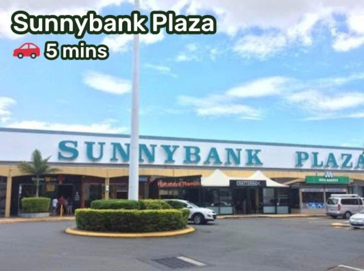 Homy Spacious 4b2b W Parking Steps To Malls Dining Holiday home *