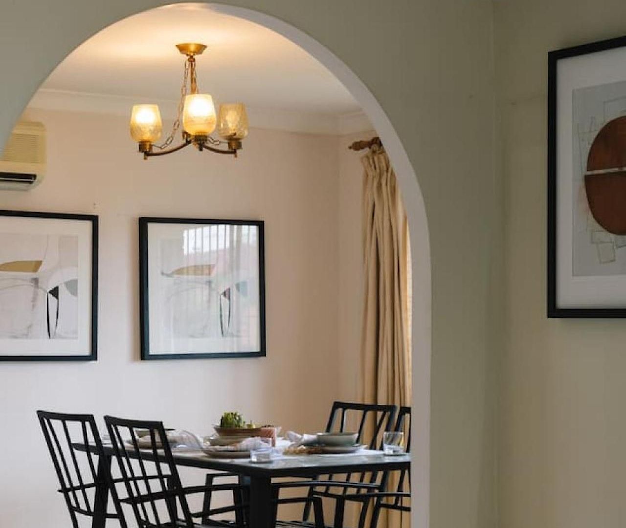 Homy Spacious 4b2b W Parking Steps To Malls Dining Holiday home