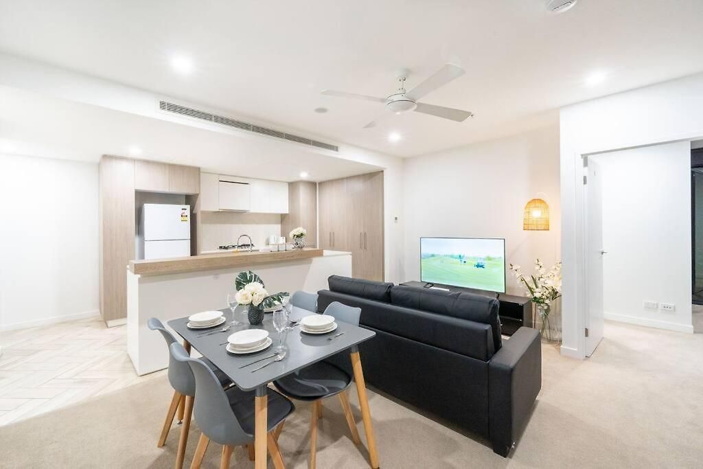 2br-2ba Resort-style Retreat In Hamilton M21 Apartment *