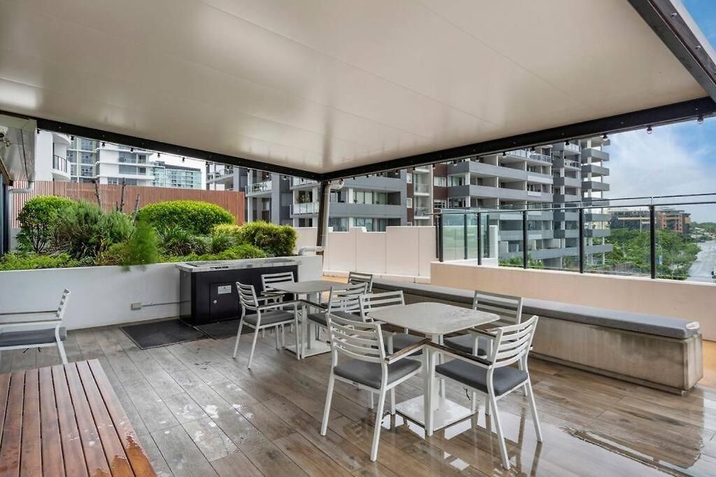 2br-2ba Resort-style Retreat In Hamilton M21 *
