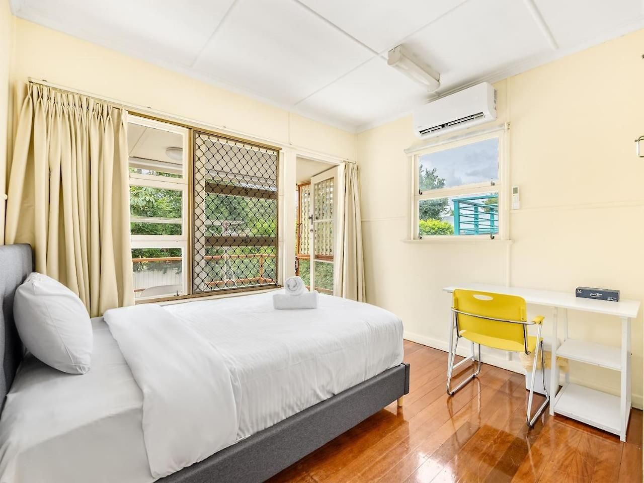 Walk To Uq Shops And Transit Great Value Brisbane