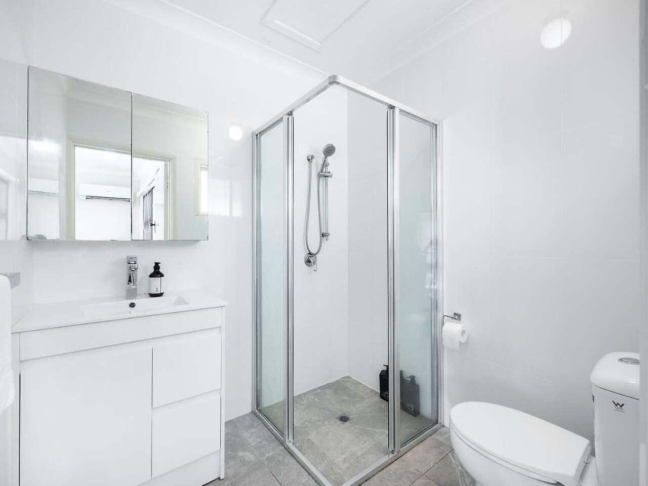 Affordable Steps From Uq Shops And Transit *