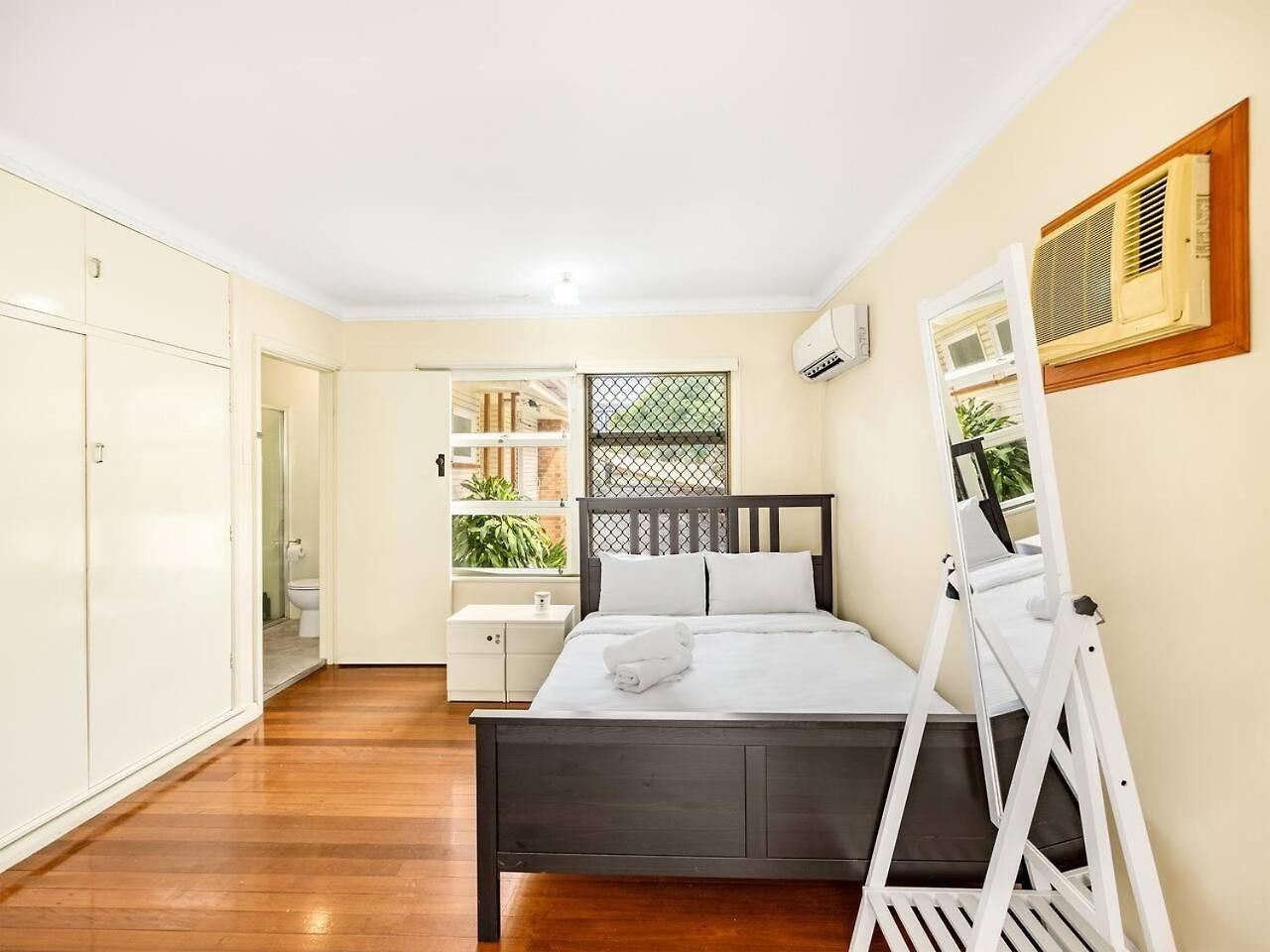 Affordable Steps From Uq Shops And Transit Brisbane